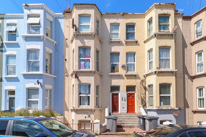 2 Bedroom Flat To Rent In Sweyn Road, Margate, Kent, CT9