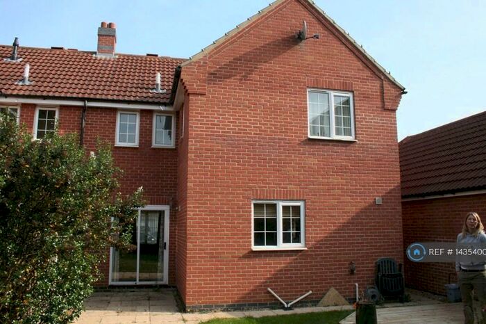 3 Bedroom Semi-Detached House To Rent In Lavender Drive, Downham Market, PE38