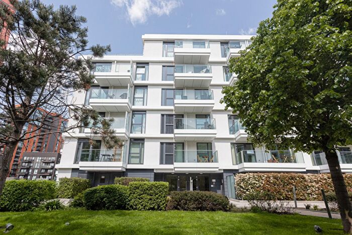 1 Bedroom Flat For Sale In Wandsworth Road, Nine Elms, SW8