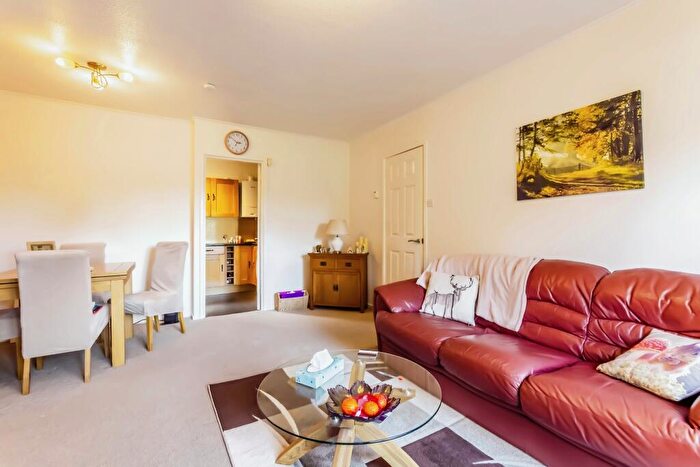 2 Bedroom Bungalow For Sale In Sorrel Bank, Linton Glade, Croydon, CR0