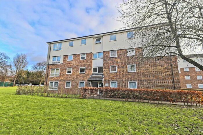 2 Bedroom Flat To Rent In Portal Close, Hillingdon, UB10