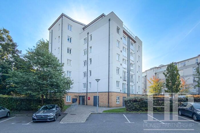 2 Bedroom Flat For Sale In West Green Drive, Crawley, RH11