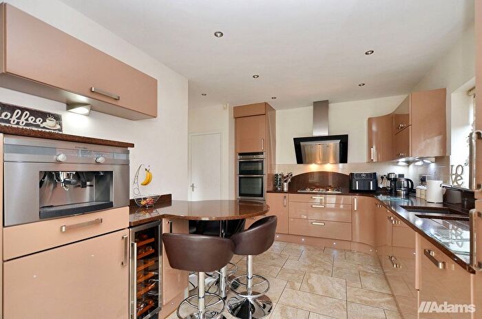 4 Bedroom Detached House For Sale In Pinners Fold, Norton, WA7