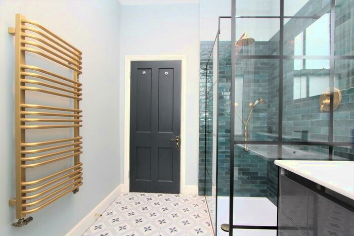 4 Bedroom Apartment To Rent In Albert Road, Alexandra Park, N22