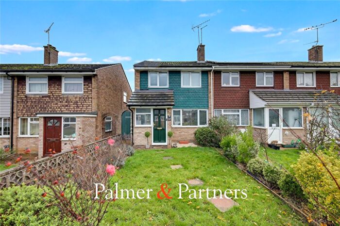 3 Bedroom End Terrace House For Sale In Linnet Drive, Chelmsford, Essex, CM2