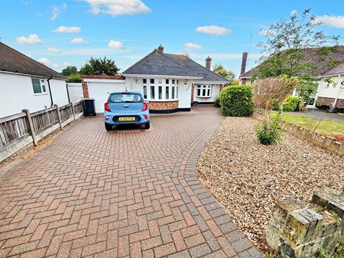 3 Bedroom Detached Bungalow To Rent In Steyning Avenue, Southend-On-Sea, Essex, SS2