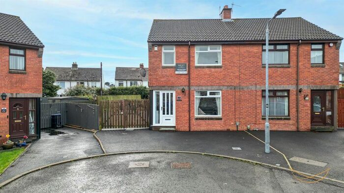 3 Bedroom Semi-Detached House For Sale In Kings Walk, Newtownabbey, BT37