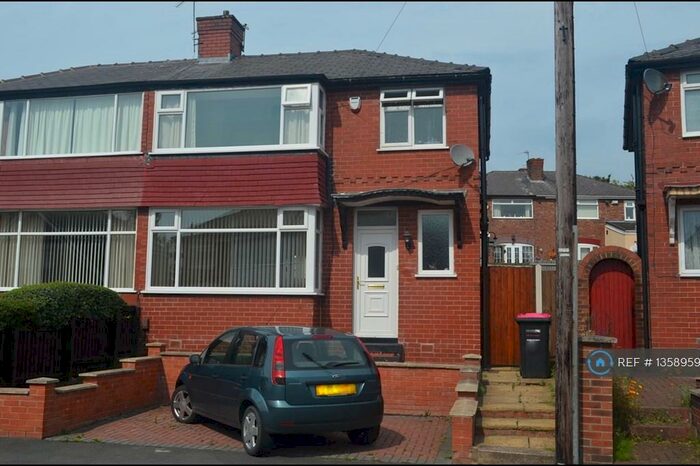 3 Bedroom Semi-Detached House To Rent In Cliftonville Drive, Swinton, Manchester, M27