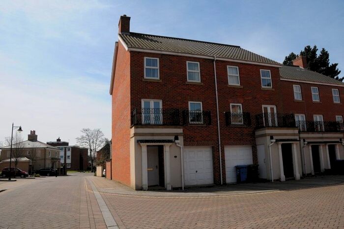 3 Bedroom Property To Rent In Thomas Wyatt Close, Norwich, NR2