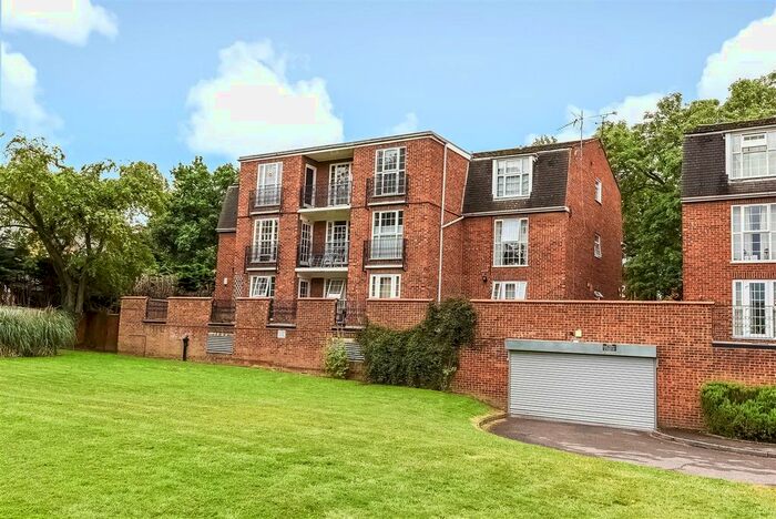 1 Bedroom Flat To Rent In Wellington Road, Enfield, Middlesex, EN1