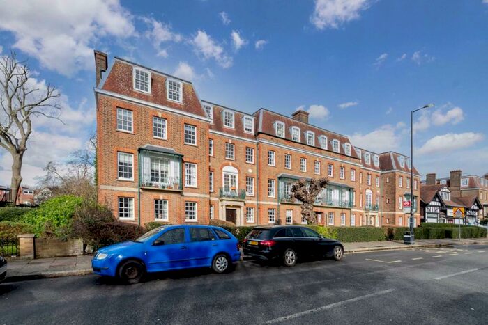 3 Bedroom Flat To Rent In Fortis Green, London, N2