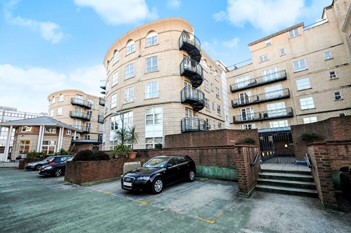 2 Bedroom Flat To Rent In Worple Road, Wimbledon, London, SW19