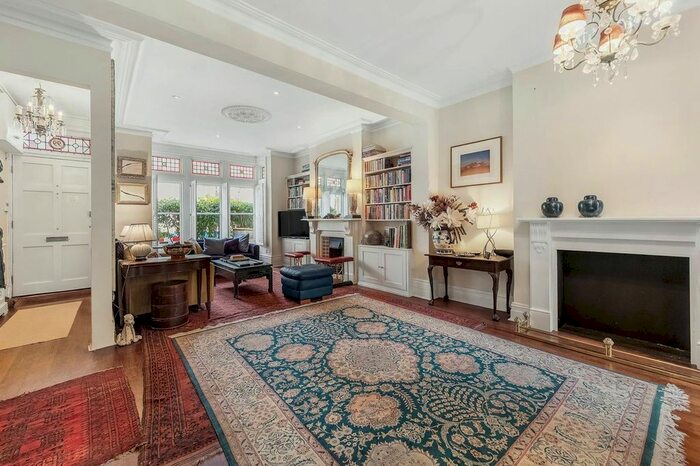 4 Bedroom Property To Rent In Gowan Avenue, Munster Village, London, SW6