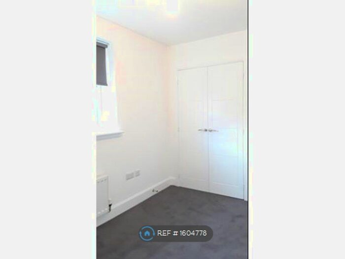 2 Bedroom Flat To Rent In Blackhill Brae, Crossgates, Cowdenbeath, KY4