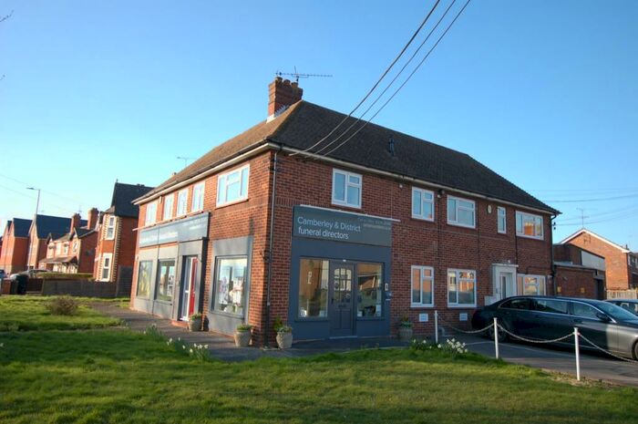 2 Bedroom Maisonette To Rent In Yorktown Road, College Town, GU47