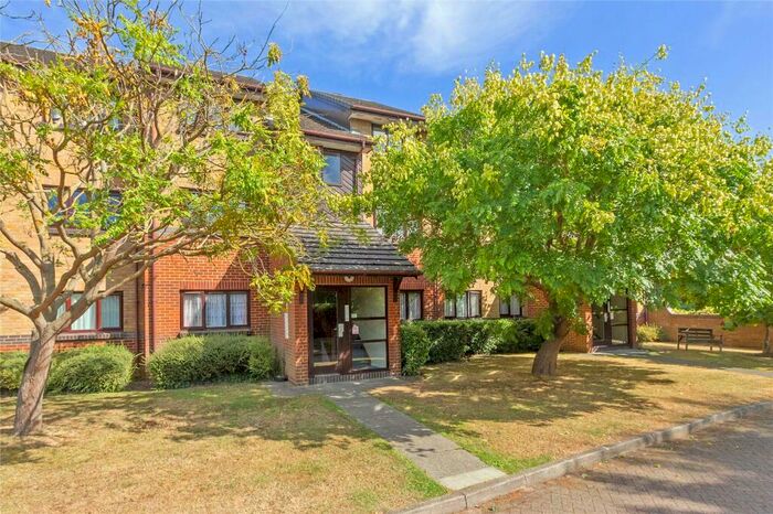 1 Bedroom Apartment To Rent In Barkers Court, Sittingbourne, Kent, ME10