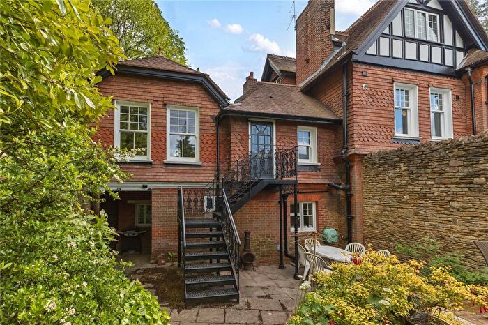 3 Bedroom Apartment For Sale In Ballfield Road, Godalming, Surrey, GU7