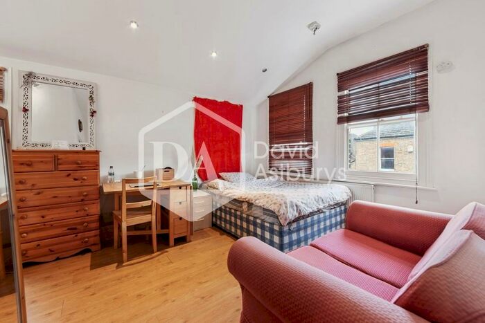 2 Bedroom Flat To Rent In South View Road, Crouch End, London, N8