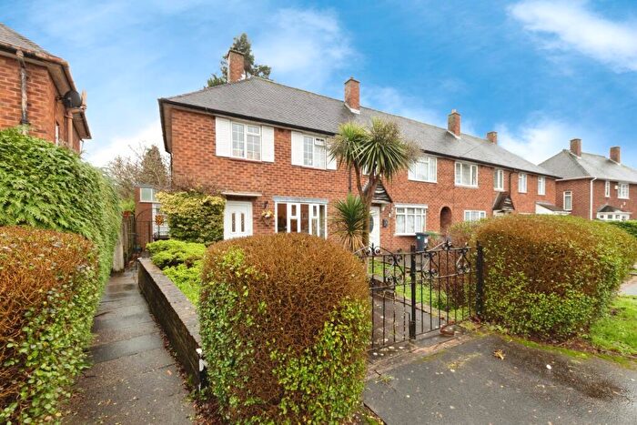 2 Bedroom End Of Terrace House For Sale In Colesbourne Road, Solihull, West Midlands, B92