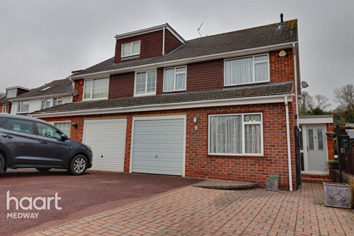 3 Bedroom Semi-Detached House For Sale In Poplicans Road, Rochester, ME2