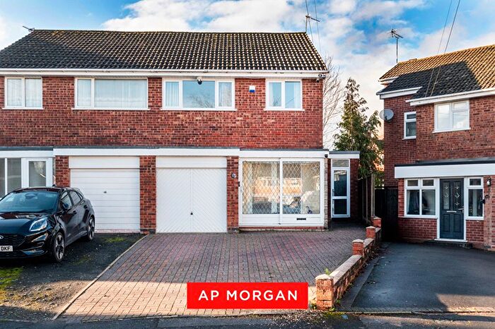 3 Bedroom Semi-Detached House For Sale In Lammas Close, Solihull, West Midlands, B92