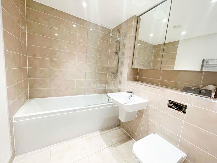 1 Bedroom Flat To Rent In Windsor Road, SL1