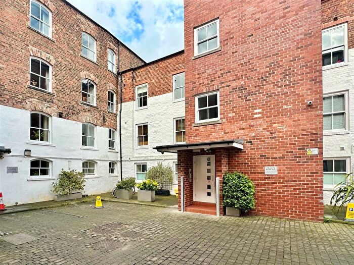 2 Bedroom Flat To Rent In Skeldergate, York, YO1