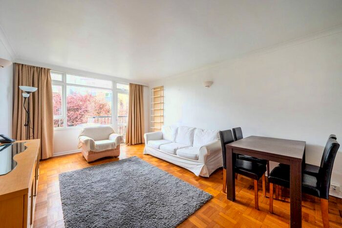 2 Bedroom Flat To Rent In Carlton Drive, Putney, London, SW15