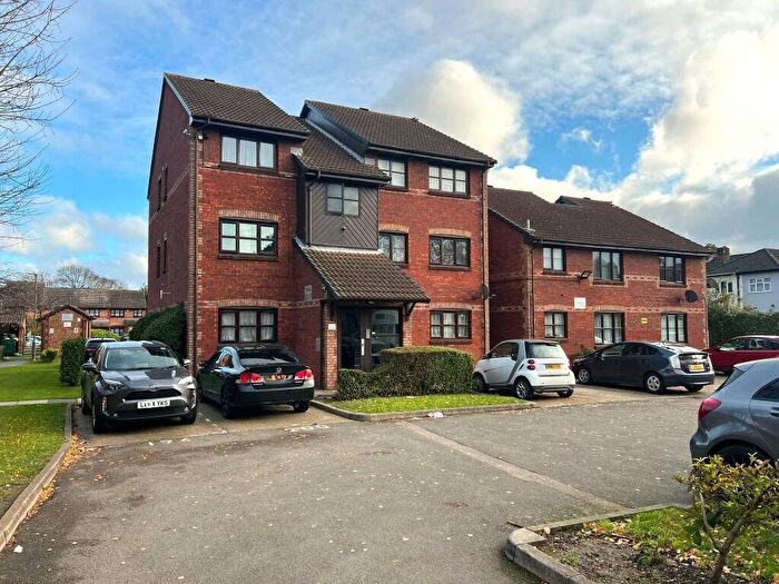 2 Bedroom Flat To Rent In Lowry Crescent, Mitcham, CR4