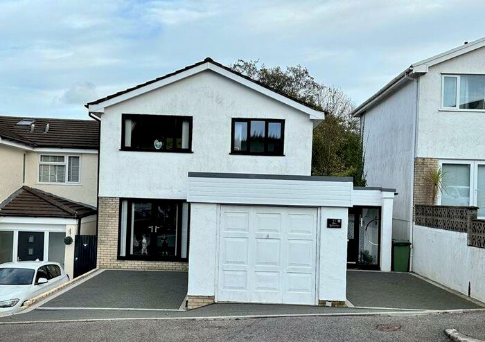 4 Bedroom Detached House For Sale In Pine Court, Talbot Green, CF72