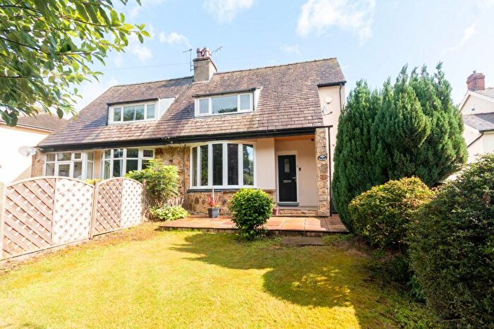 3 Bedroom House For Sale In Bradford Road, Sandbeds, Keighley, BD20