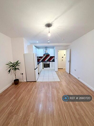 1 Bedroom Flat To Rent In Station Parade, Barking, IG11