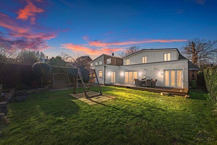5 Bedroom Detached House For Sale In Willington Street, Maidstone, ME15