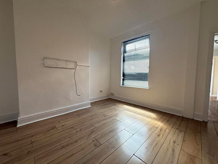 3 Bedroom Terraced House For Sale In Blaydes Street, Hull, HU6