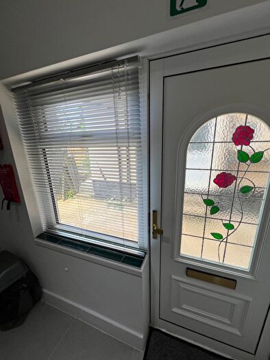 1 Bedroom Link Detached House To Rent In Selborne Gardens, London, NW4