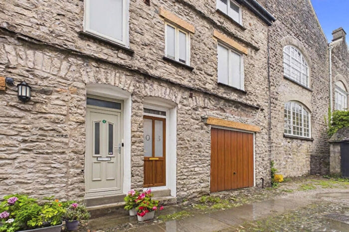3 Bedroom Town House For Sale In Yard, Stramongate, Kendal, Cumbria, LA9