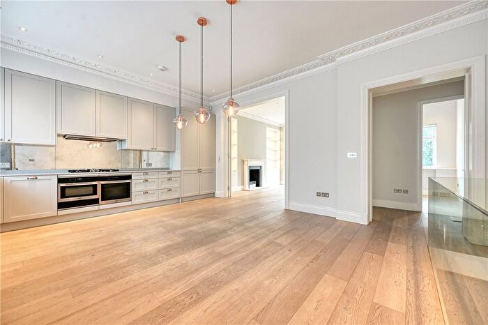 4 Bedroom Property To Rent In Lansdowne Road, London, W11