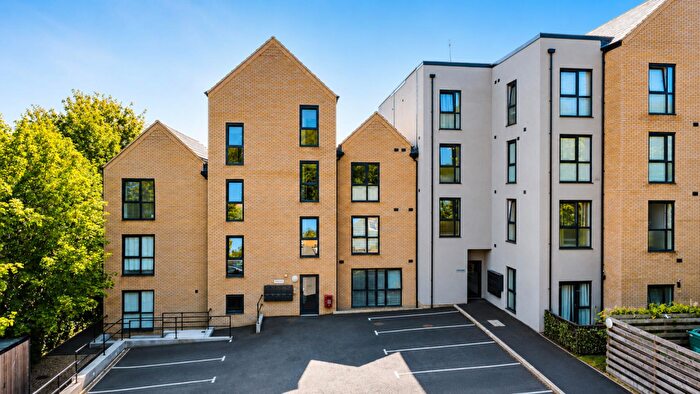 2 Bedroom Apartment To Rent In Maple House, Hemel Hempstead, HP2