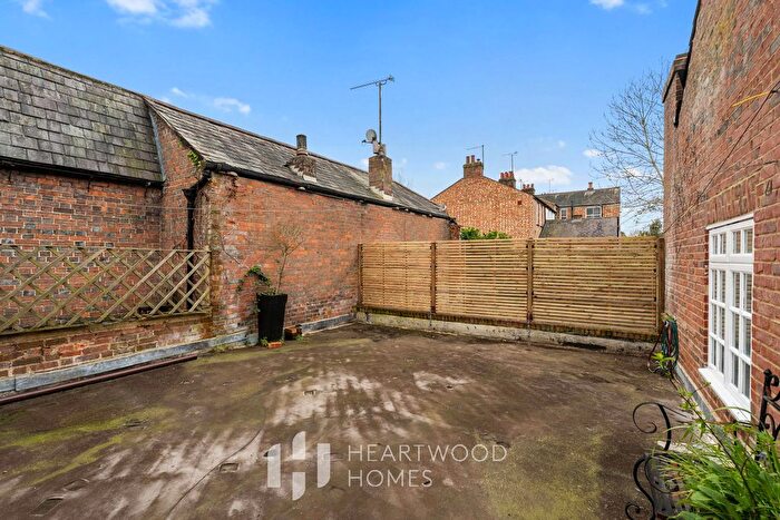 2 Bedroom Maisonette For Sale In High Street, Markyate, St. Albans, AL3