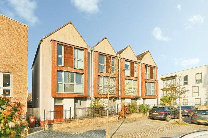 4 Bedroom End Of Terrace House For Sale In Wall Street, Plymouth, PL1