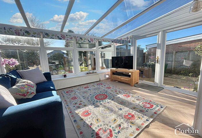 2 Bedroom Detached Bungalow For Sale In Headswell Crescent, Bournemouth, Dorset, BH10