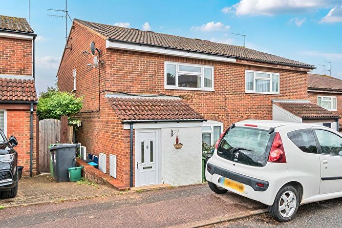 1 Bedroom Maisonette For Sale In Montgomerie Close, Berkhamsted, HP4