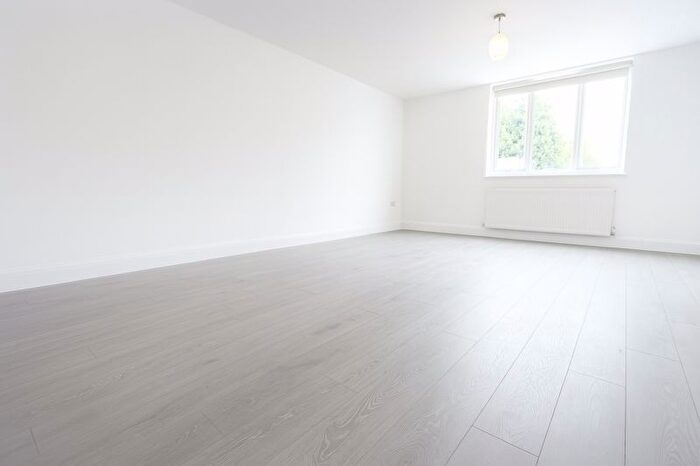 2 Bedroom Flat To Rent In Turnpike Lane, London, N8