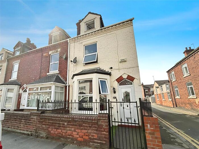4 Bedroom End Of Terrace House For Sale In Dunhill Road, Goole, East Yorkshire, DN14