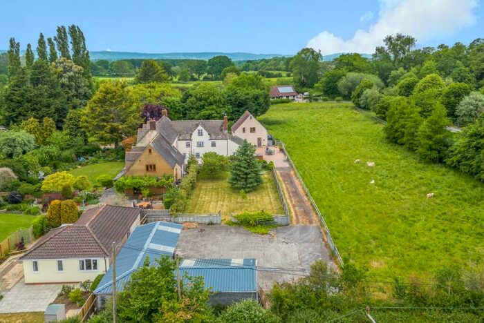 4 Bedroom Semi-Detached House For Sale In Breadstone, Berkeley, GL13