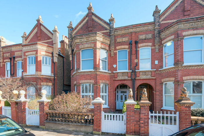 3 Bedroom Apartment To Rent In Hillersdon Avenue, Barnes, SW13
