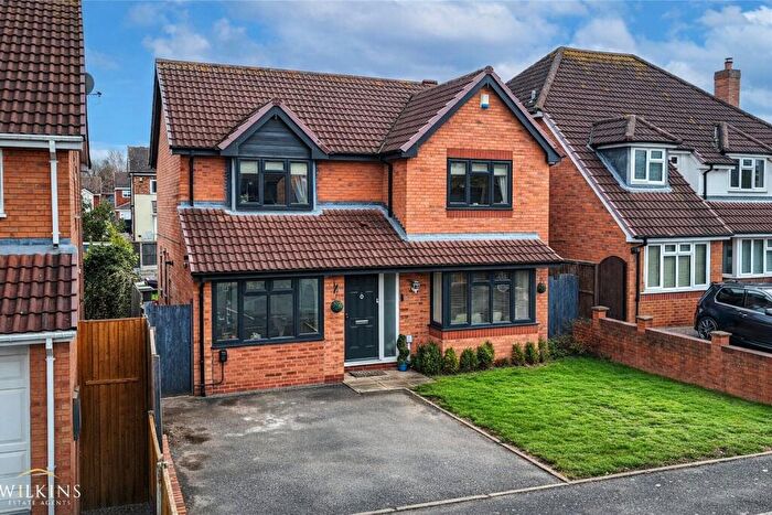 4 Bedroom Detached House For Sale In Sandown, Amington, Tamworth, Staffordshire, B77