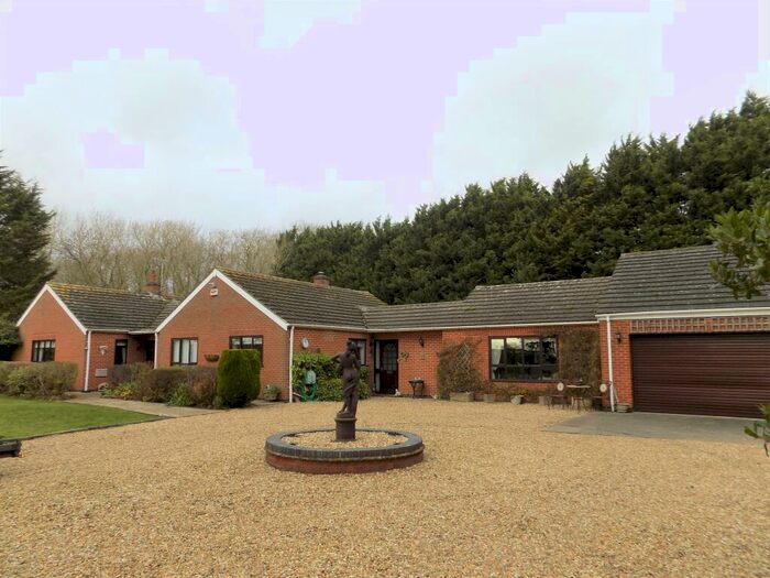 4 Bedroom Detached Bungalow To Rent In Grange Lane, Staunton In The Vale, NG13