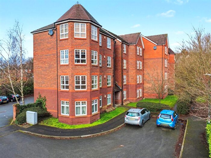 2 Bedroom Flat For Sale In Sheridan Way, Nottingham, NG5