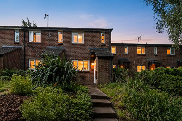 2 Bedroom Terraced House For Sale In Bishopstone Walk, Tollgate Hill Crawley, RH11